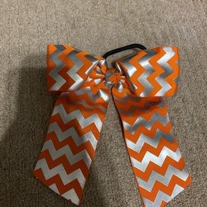 Hair bow with hair tie